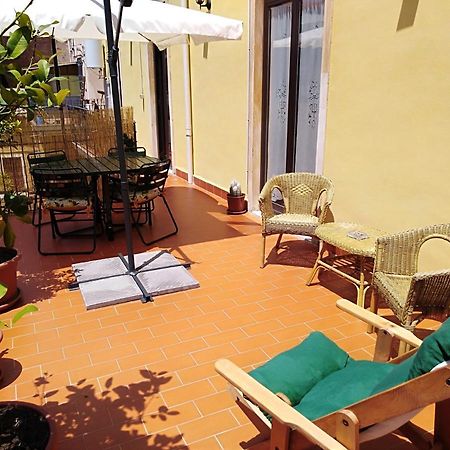 L'Oasi Di Sofia Appartamento Turistico Etnea Cavour Bellini Катания Екстериор снимка